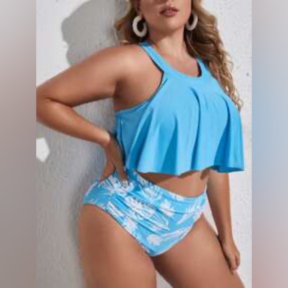New. Plus bikini swim bathing suit. 4XL. Flowy top. High waist bottoms.